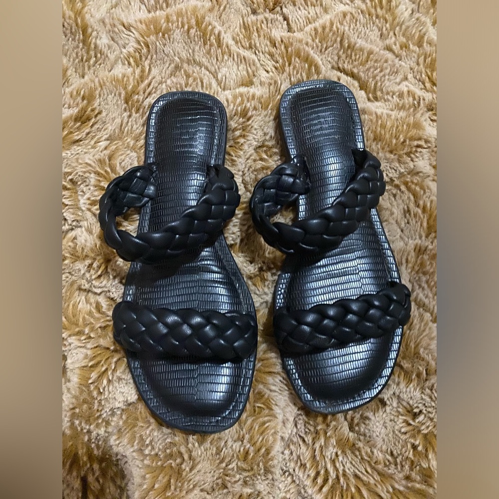Like new black double braided band sandals